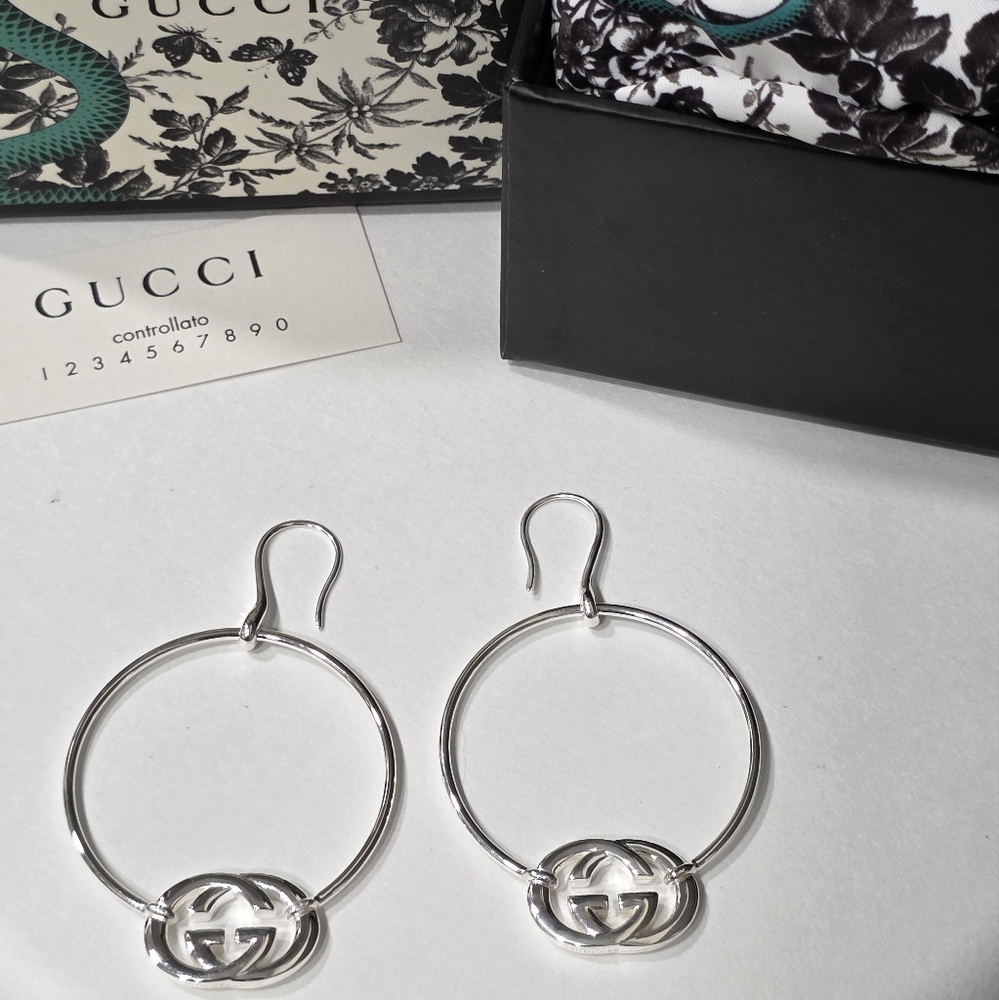 New, Gucci Sterling Silver Large "Brit" GG Hoop Earrings - Picture 3 of 16